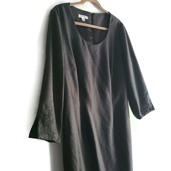 Pendleton Dresses & Skirts - Pendleton Black Wool 3/4 sleeve Embroidered Sleeve